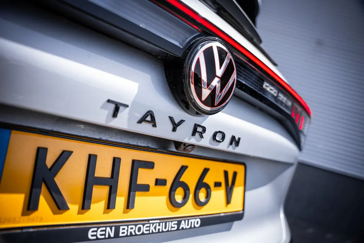 1.5 eHybrid 272 PK R-Line Edition | Achterbank verwarmd | Achteruitrijcamera (Rear View) | Adaptieve onderstelregeling (Dynamic Chassis Control Pro)