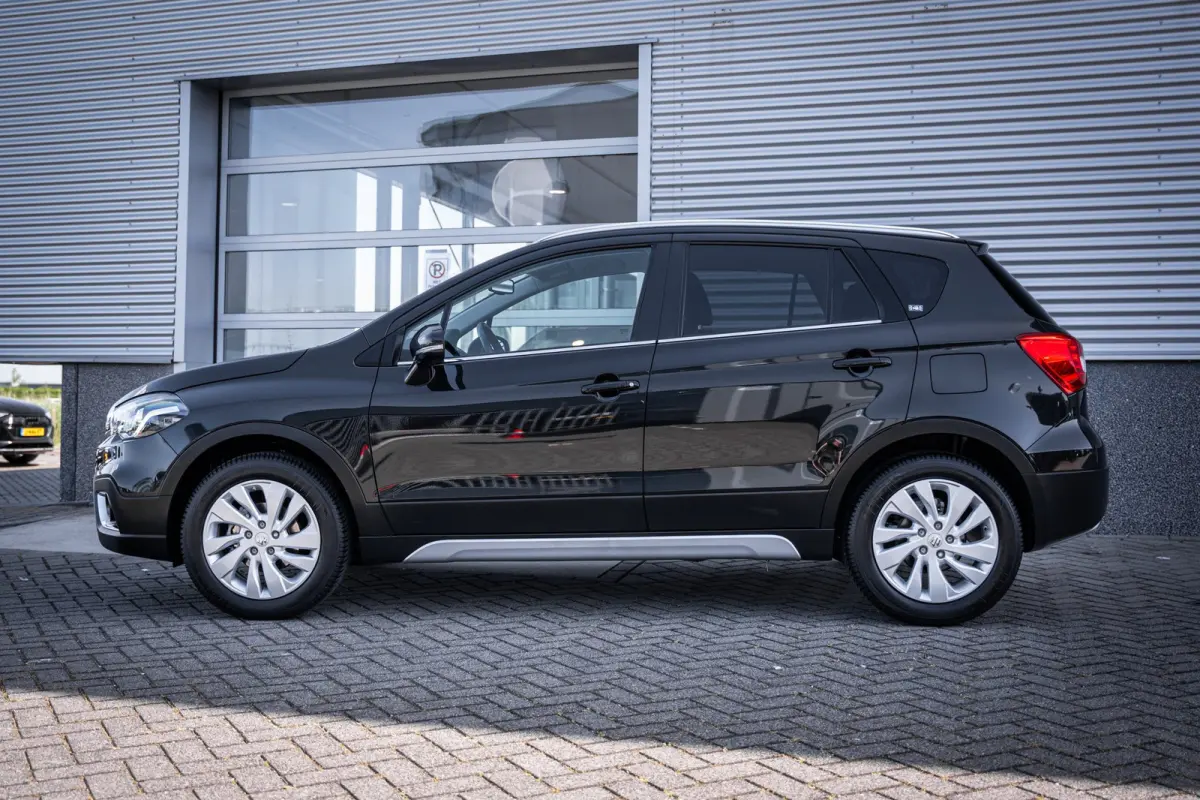 1.4 Boosterjet Select Smart Hybrid | Achteruitrijcamera | Lichtmetalen velgen 17" | Trekhaak afneembaar