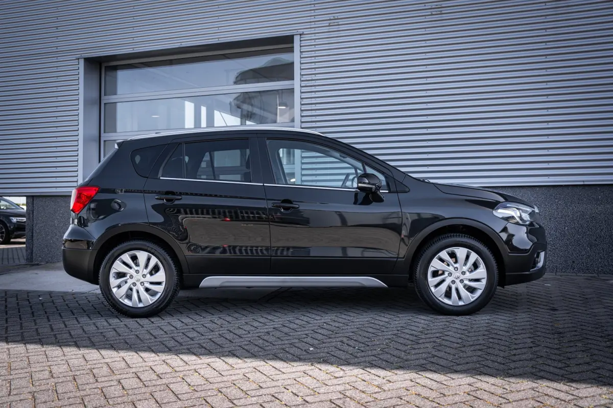 1.4 Boosterjet Select Smart Hybrid | Achteruitrijcamera | Lichtmetalen velgen 17" | Trekhaak afneembaar