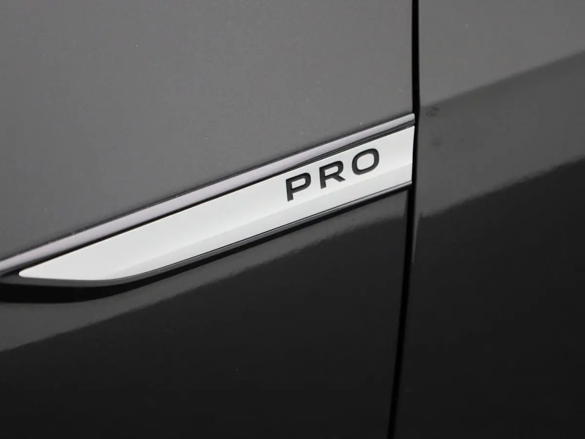 Pro 58 kWh 145 PK| Dealeronderhouden | Navigatie | Parkeersensoren | Stoelverwarming | Stuurwielverwarming | 18 Inch Velgen