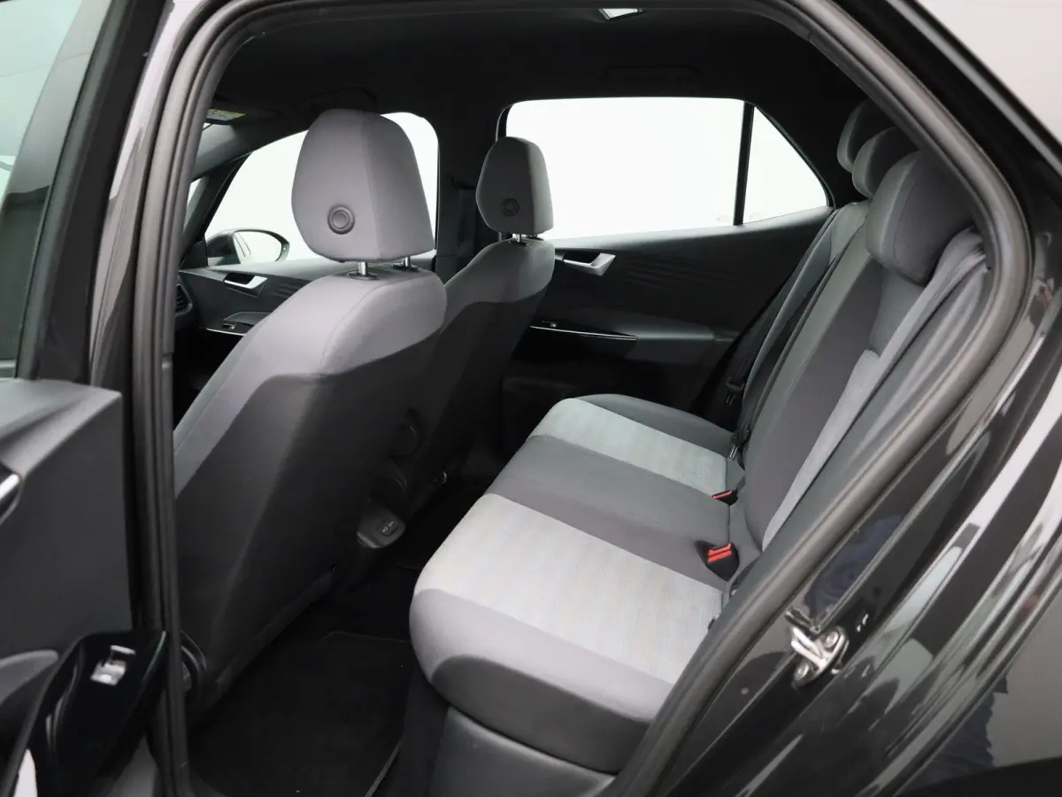 Pro 58 kWh 145 PK| Dealeronderhouden | Navigatie | Parkeersensoren | Stoelverwarming | Stuurwielverwarming | 18 Inch Velgen