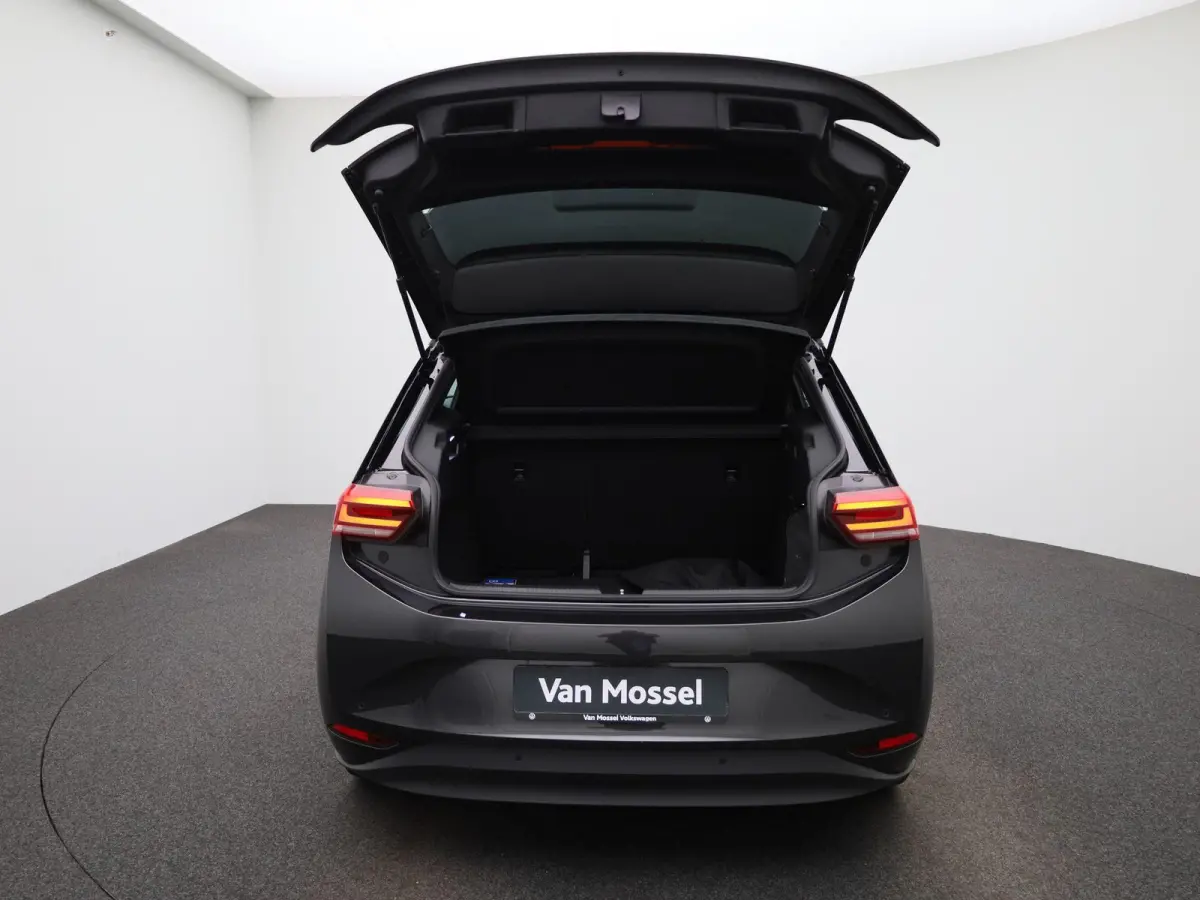 Pro 58 kWh 145 PK| Dealeronderhouden | Navigatie | Parkeersensoren | Stoelverwarming | Stuurwielverwarming | 18 Inch Velgen