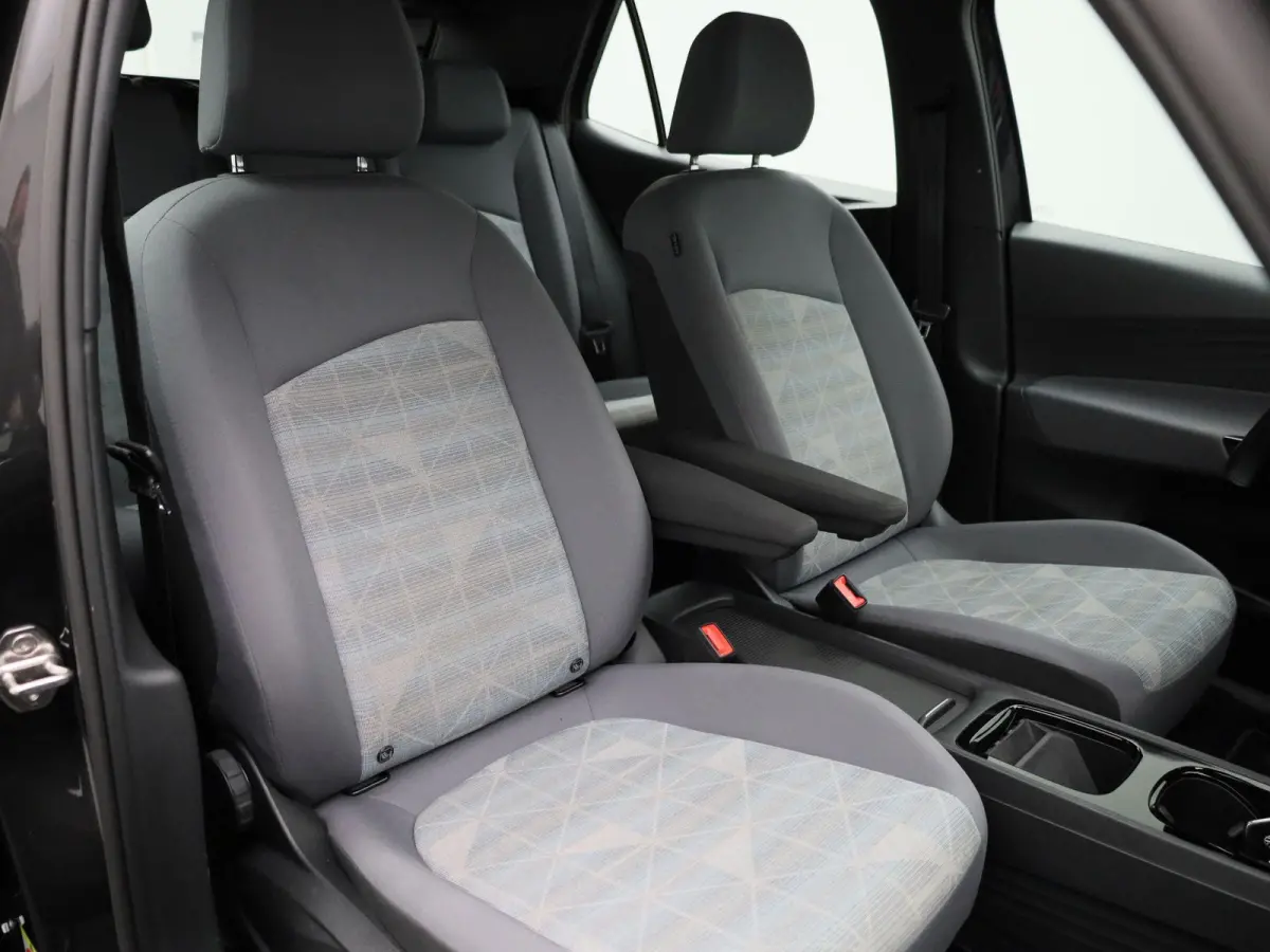 Pro 58 kWh 145 PK| Dealeronderhouden | Navigatie | Parkeersensoren | Stoelverwarming | Stuurwielverwarming | 18 Inch Velgen