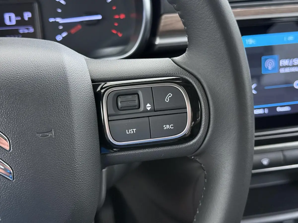 Shine 110pk Automaat | Navigatie | Achteruitrijcamera | Climate Control | Cruise Control | Parkeersensoren | Led koplampen | Comfortstoelen | DAB+ radio | Apple Carplay / Android Auto | Blue