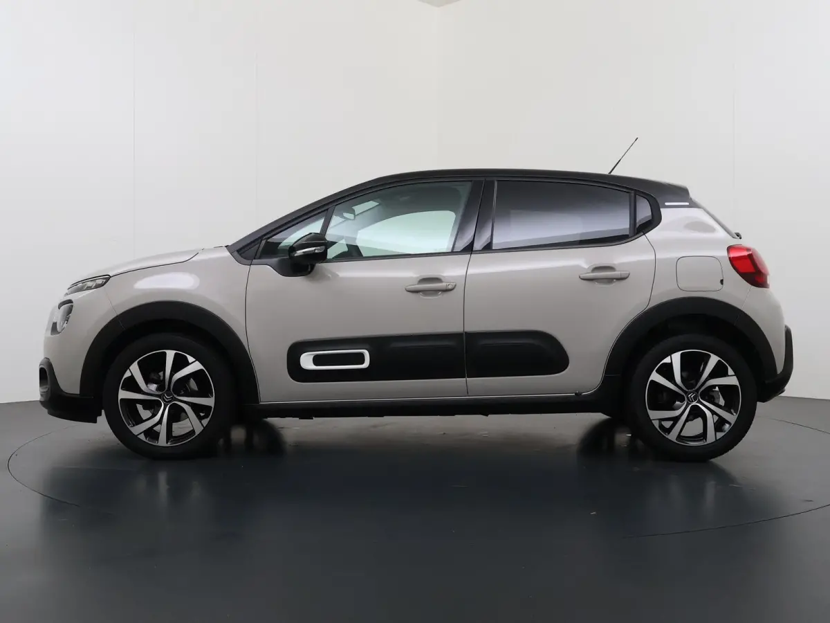 Shine 110pk Automaat | Navigatie | Achteruitrijcamera | Climate Control | Cruise Control | Parkeersensoren | Led koplampen | Comfortstoelen | DAB+ radio | Apple Carplay / Android Auto | Blue