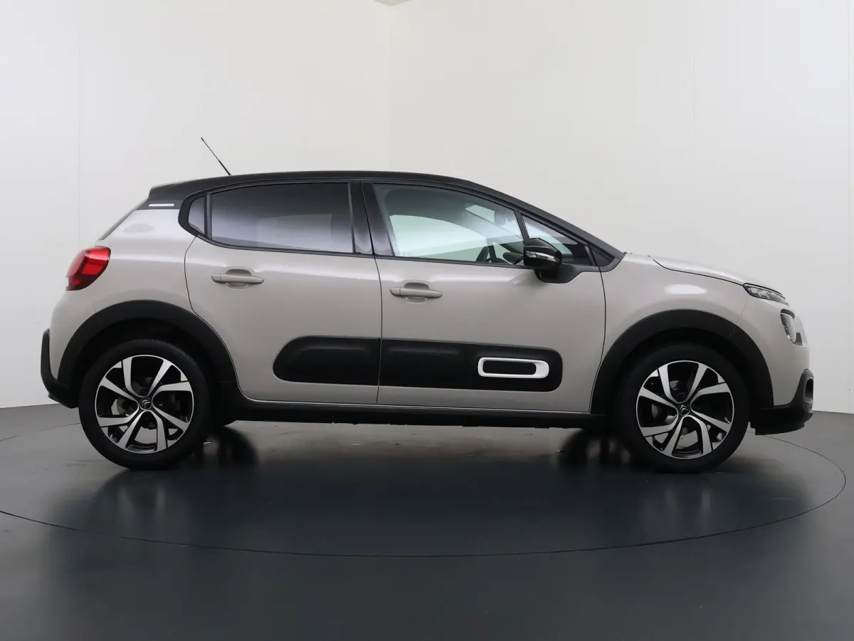 Shine 110pk Automaat | Navigatie | Achteruitrijcamera | Climate Control | Cruise Control | Parkeersensoren | Led koplampen | Comfortstoelen | DAB+ radio | Apple Carplay / Android Auto | Blue