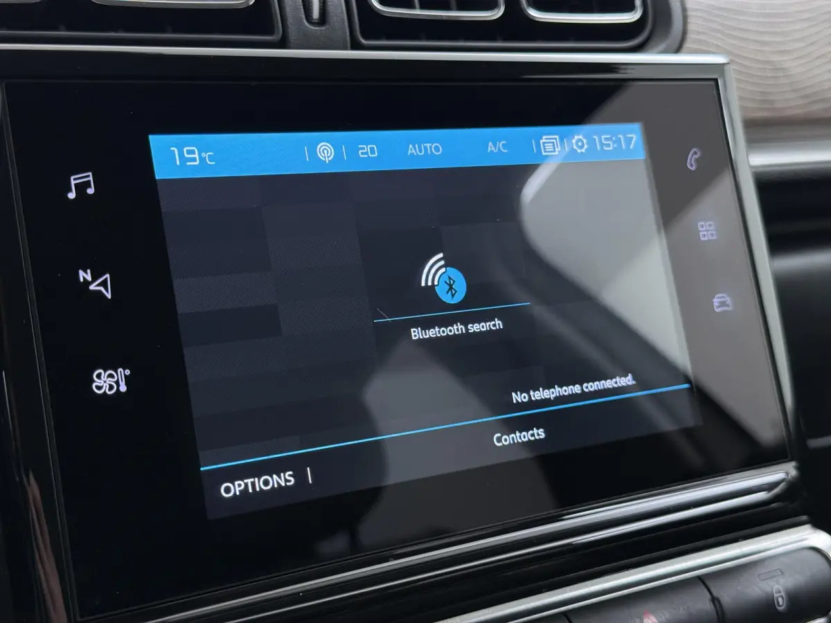 Shine 110pk Automaat | Navigatie | Achteruitrijcamera | Climate Control | Cruise Control | Parkeersensoren | Led koplampen | Comfortstoelen | DAB+ radio | Apple Carplay / Android Auto | Blue