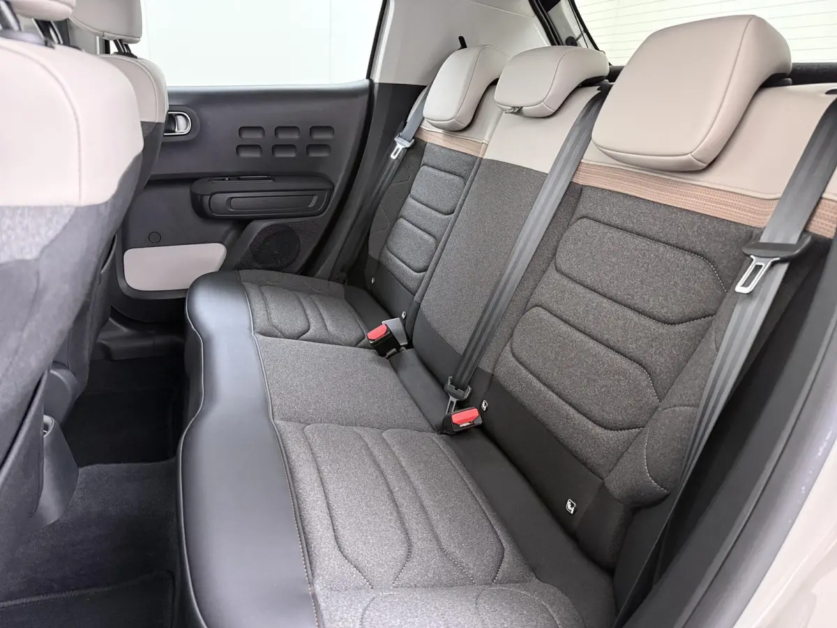 Shine 110pk Automaat | Navigatie | Achteruitrijcamera | Climate Control | Cruise Control | Parkeersensoren | Led koplampen | Comfortstoelen | DAB+ radio | Apple Carplay / Android Auto | Blue