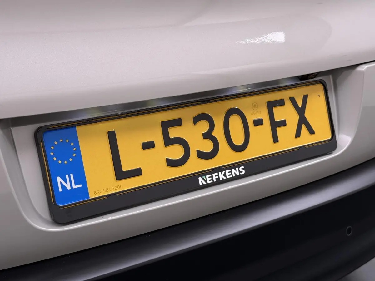 Shine 110pk Automaat | Navigatie | Achteruitrijcamera | Climate Control | Cruise Control | Parkeersensoren | Led koplampen | Comfortstoelen | DAB+ radio | Apple Carplay / Android Auto | Blue