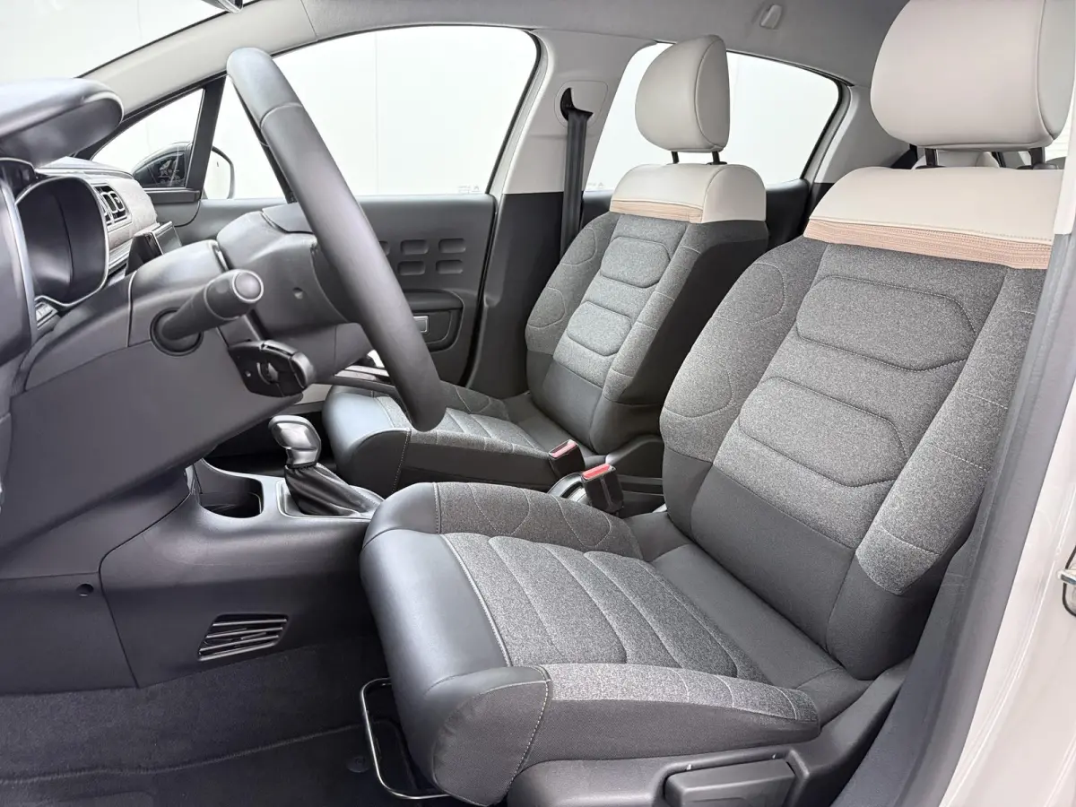 Shine 110pk Automaat | Navigatie | Achteruitrijcamera | Climate Control | Cruise Control | Parkeersensoren | Led koplampen | Comfortstoelen | DAB+ radio | Apple Carplay / Android Auto | Blue