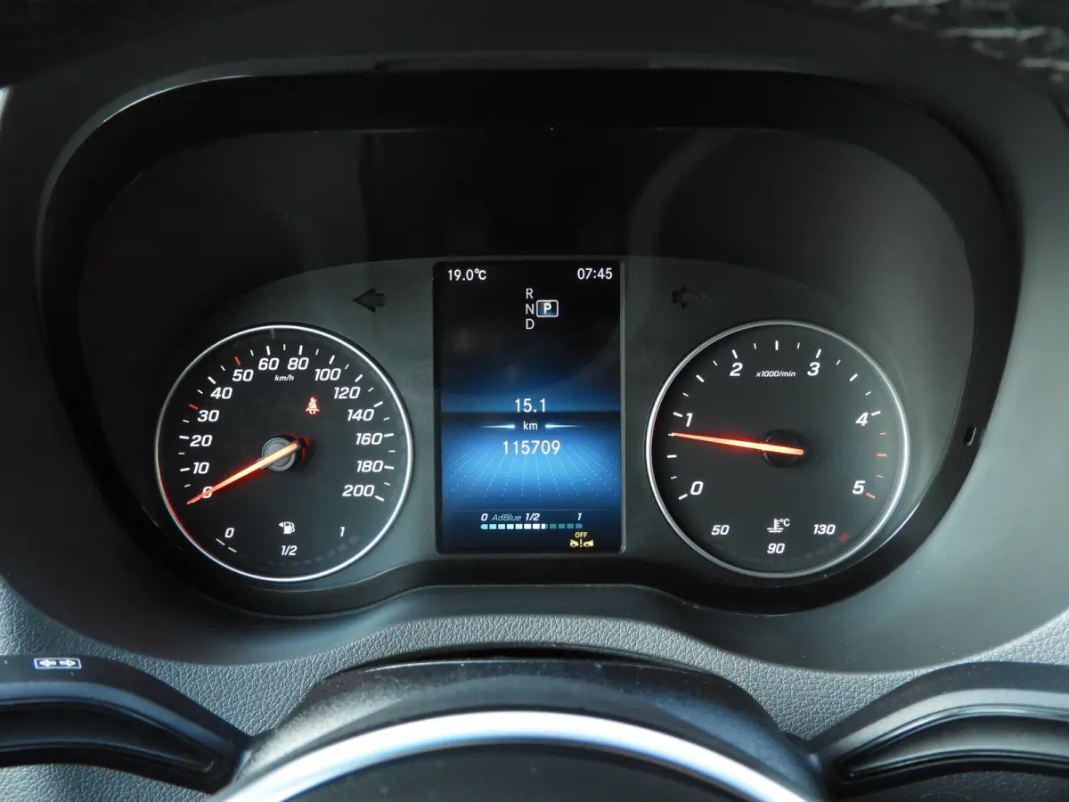 317 1.9 CDI L2H2 RWD AUT | LED | 10.25 MBUX | DISTRONIC | NAVI