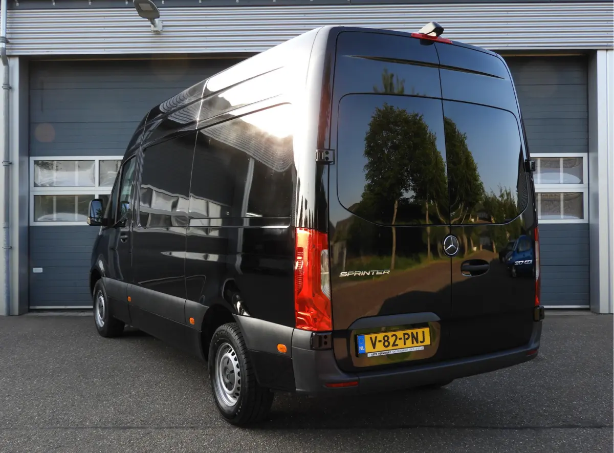 317 1.9 CDI L2H2 RWD AUT | LED | 10.25 MBUX | DISTRONIC | NAVI