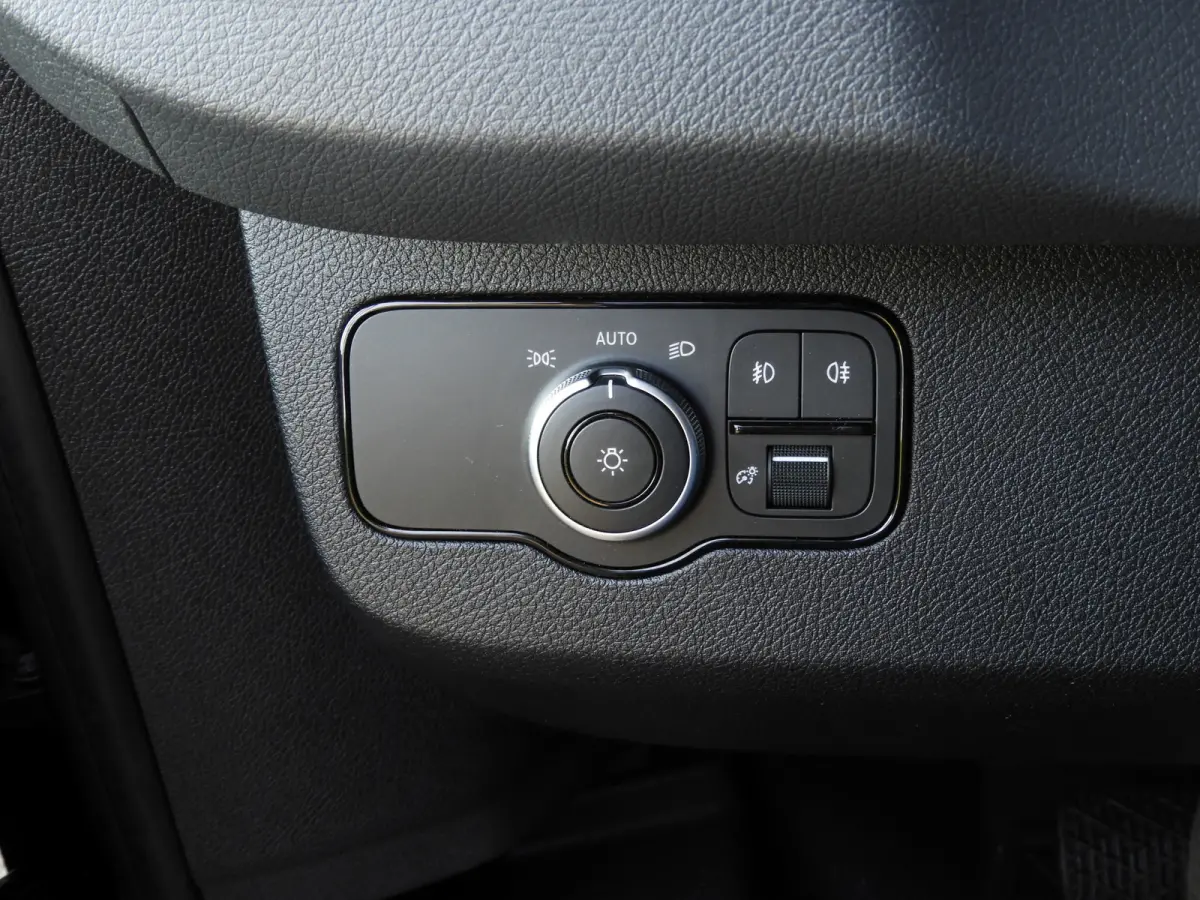 317 1.9 CDI L2H2 RWD AUT | LED | 10.25 MBUX | DISTRONIC | NAVI