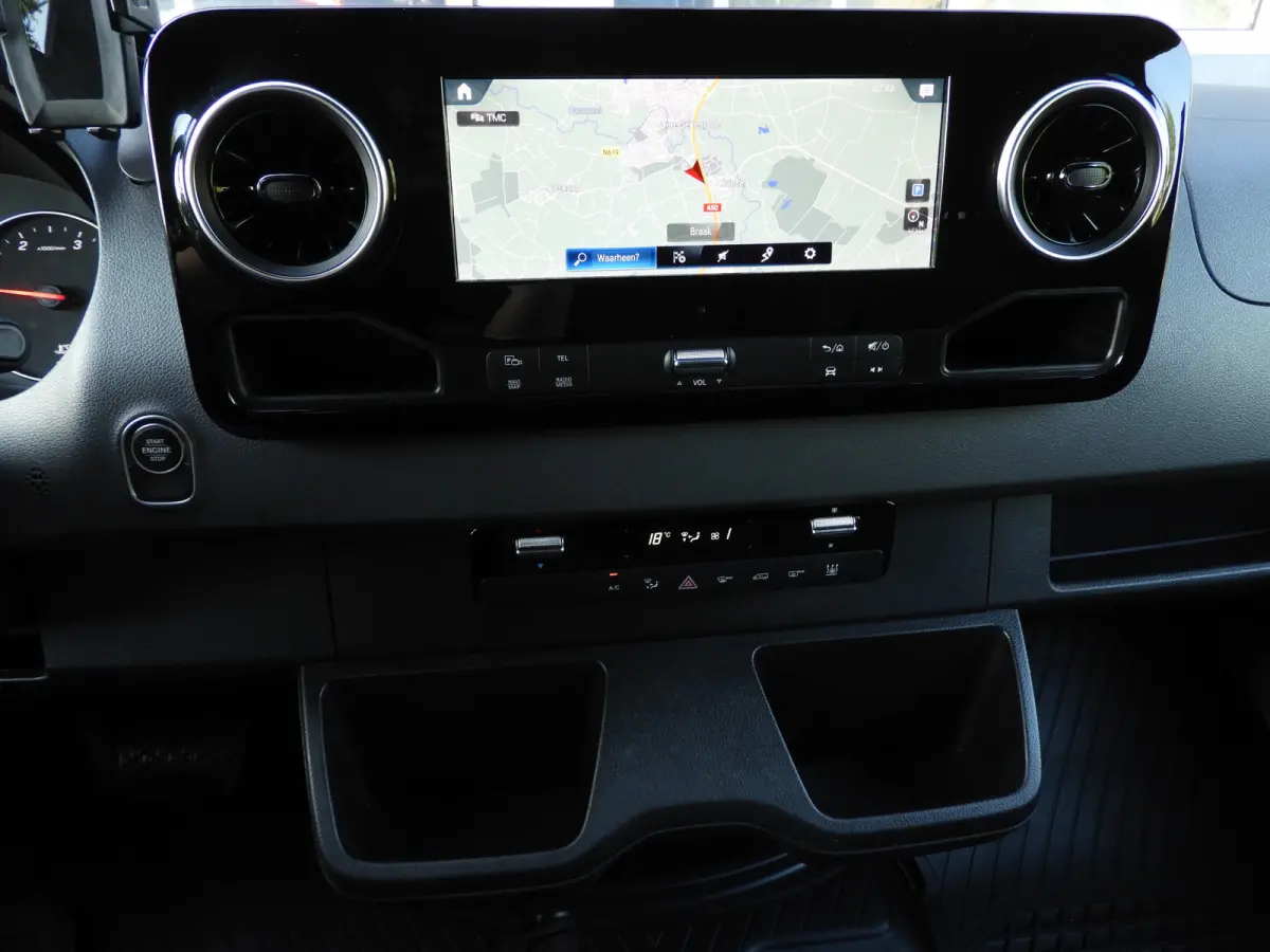 317 1.9 CDI L2H2 RWD AUT | LED | 10.25 MBUX | DISTRONIC | NAVI