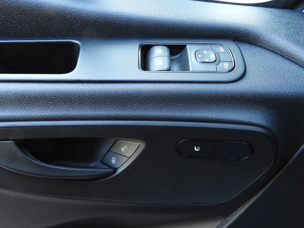 317 1.9 CDI L2H2 RWD AUT | LED | 10.25 MBUX | DISTRONIC | NAVI