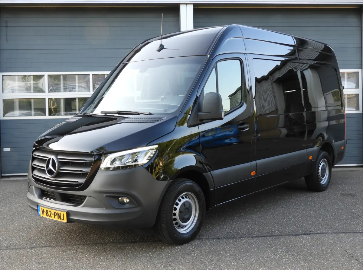 317 1.9 CDI L2H2 RWD AUT | LED | 10.25 MBUX | DISTRONIC | NAVI