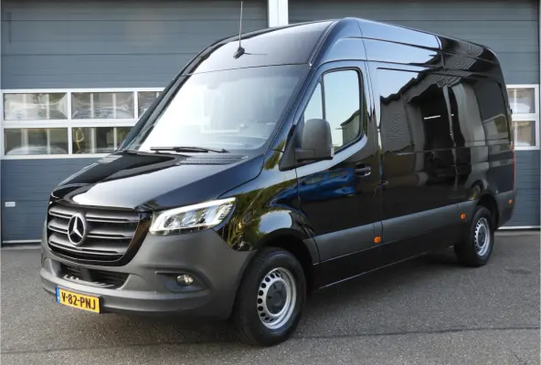 317 1.9 CDI L2H2 RWD AUT | LED | 10.25 MBUX | DISTRONIC | NAVI