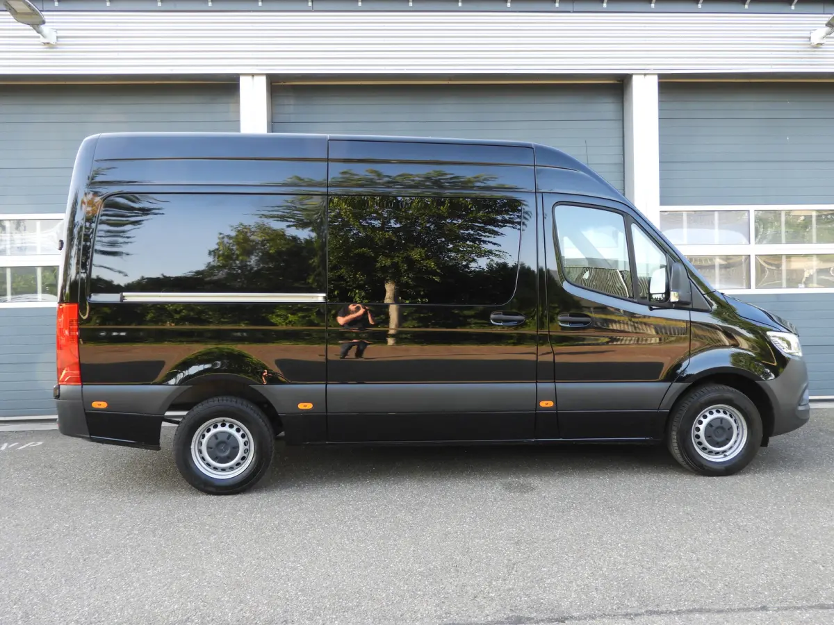 317 1.9 CDI L2H2 RWD AUT | LED | 10.25 MBUX | DISTRONIC | NAVI