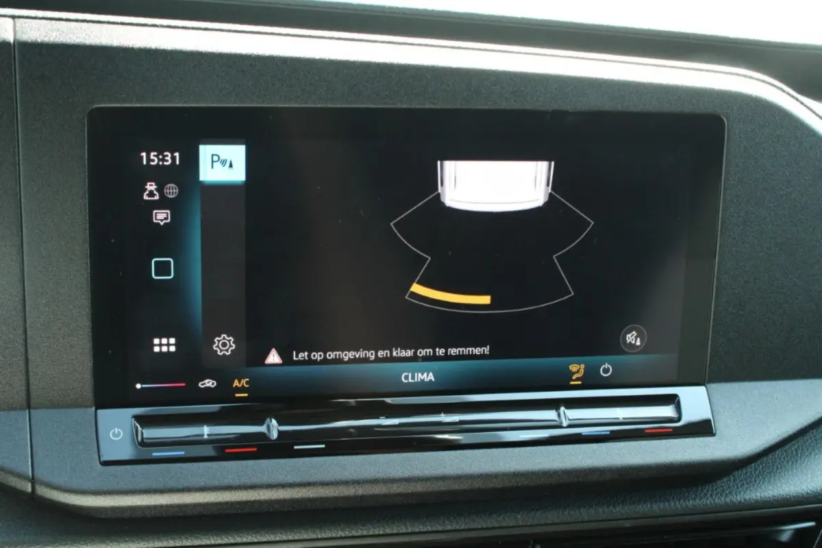 2.0 TDI 102pk Comfort | Cruise Control | Trekhaak | App Connect | LMV 16''