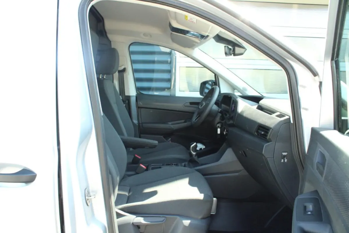 2.0 TDI 102pk Comfort | Cruise Control | Trekhaak | App Connect | LMV 16''
