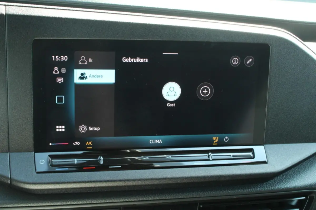 2.0 TDI 102pk Comfort | Cruise Control | Trekhaak | App Connect | LMV 16''