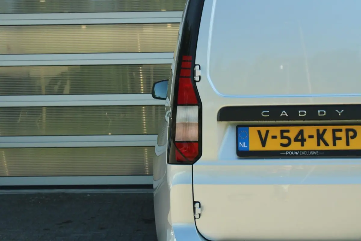 2.0 TDI 102pk Comfort | Cruise Control | Trekhaak | App Connect | LMV 16''