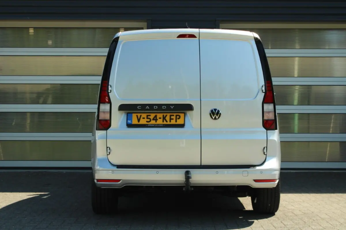 2.0 TDI 102pk Comfort | Cruise Control | Trekhaak | App Connect | LMV 16''