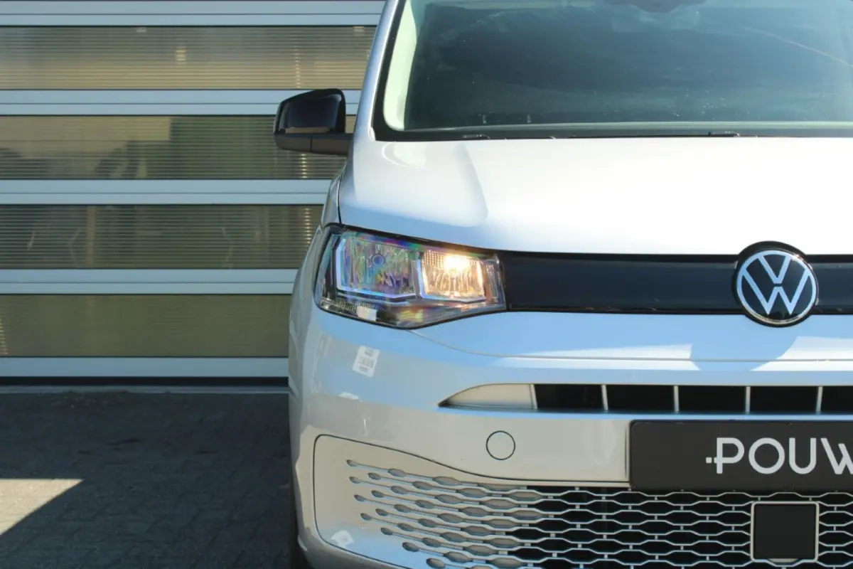 2.0 TDI 102pk Comfort | Cruise Control | Trekhaak | App Connect | LMV 16''
