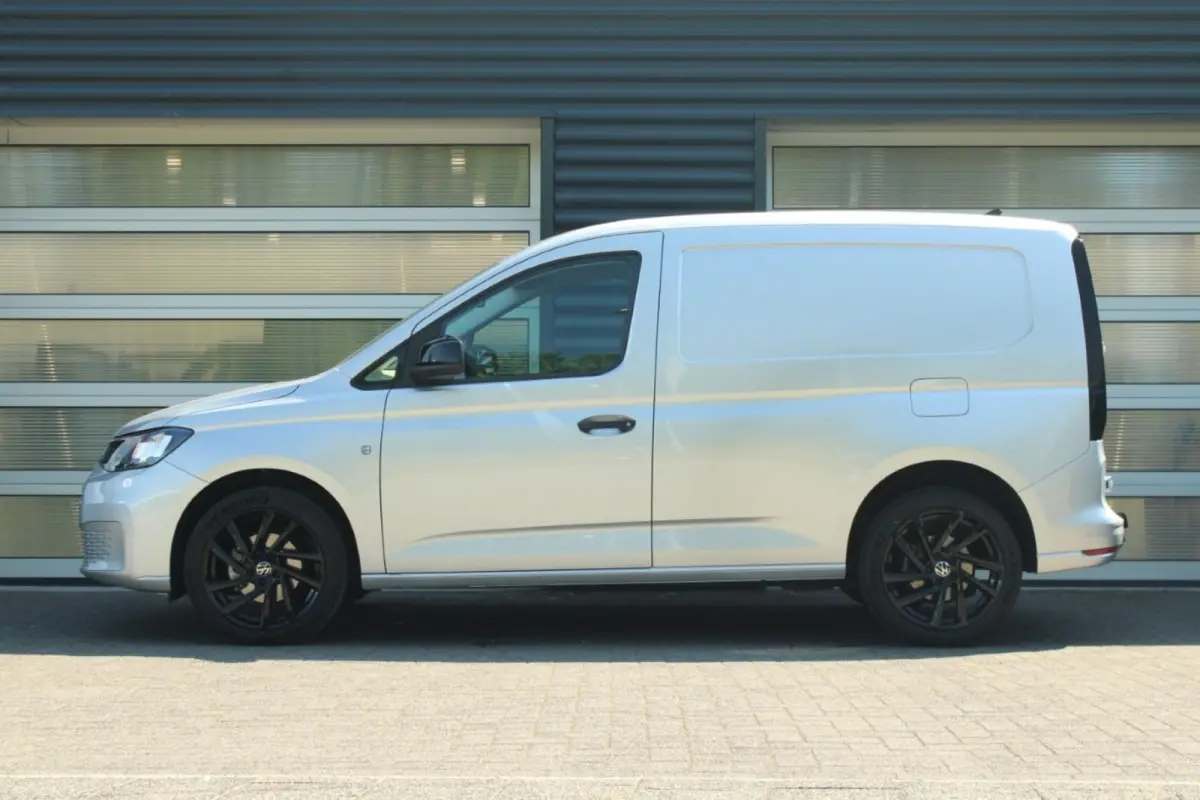 2.0 TDI 102pk Comfort | Cruise Control | Trekhaak | App Connect | LMV 16''