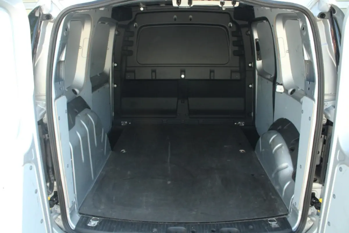 2.0 TDI 102pk Comfort | Cruise Control | Trekhaak | App Connect | LMV 16''