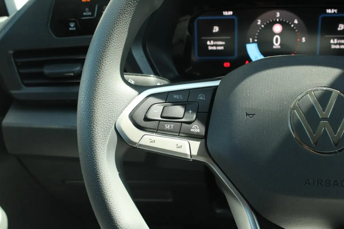 2.0 TDI 102pk Comfort | Cruise Control | Trekhaak | App Connect | LMV 16''