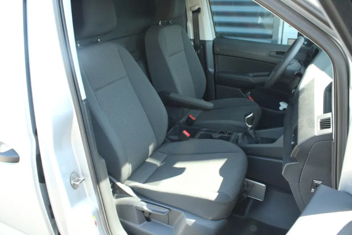 2.0 TDI 102pk Comfort | Cruise Control | Trekhaak | App Connect | LMV 16''