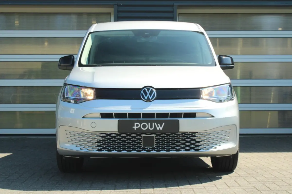 2.0 TDI 102pk Comfort | Cruise Control | Trekhaak | App Connect | LMV 16''