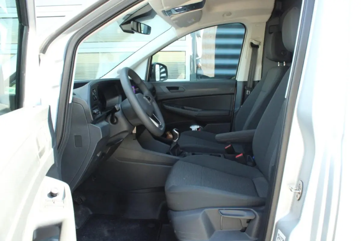2.0 TDI 102pk Comfort | Cruise Control | Trekhaak | App Connect | LMV 16''