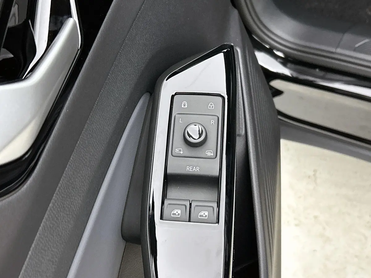 Pro Limited Edition 77 kWh 286 PK | EM | Automaat | Navigatie | Camera | Stoelverwarming | Parkeersensoren | Keyless | Adaptive Cruise Control | Apple Carplay | Android Auto |