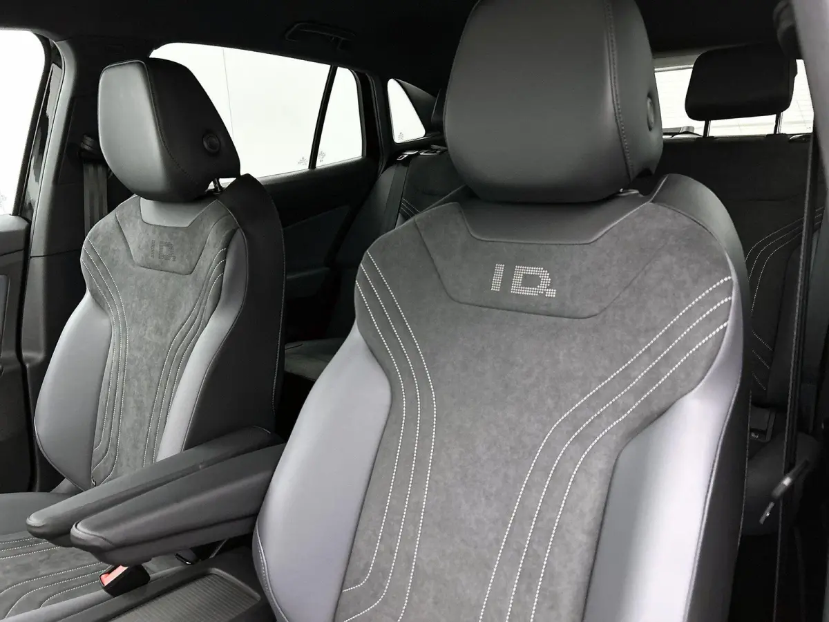 Pro Limited Edition 77 kWh 286 PK | EM | Automaat | Navigatie | Camera | Stoelverwarming | Parkeersensoren | Keyless | Adaptive Cruise Control | Apple Carplay | Android Auto |