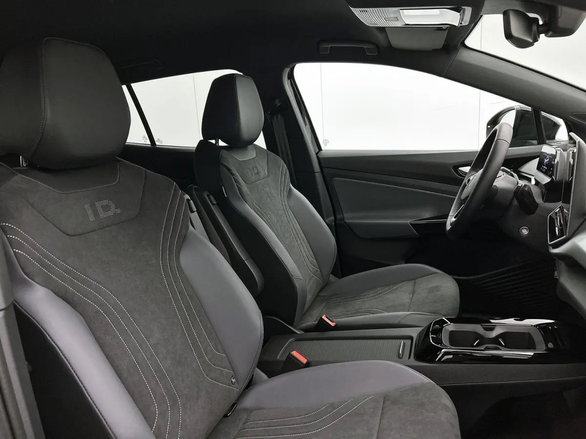 Pro Limited Edition 77 kWh 286 PK | EM | Automaat | Navigatie | Camera | Stoelverwarming | Parkeersensoren | Keyless | Adaptive Cruise Control | Apple Carplay | Android Auto |