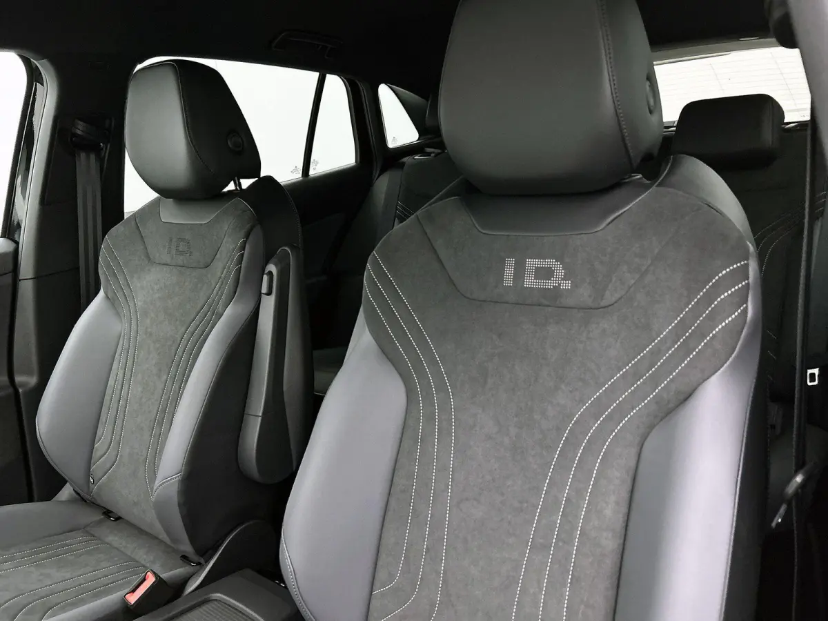 Pro Limited Edition 77 kWh 286 PK | EM | Automaat | Navigatie | Camera | Stoelverwarming | Parkeersensoren | Keyless | Adaptive Cruise Control | Apple Carplay | Android Auto |