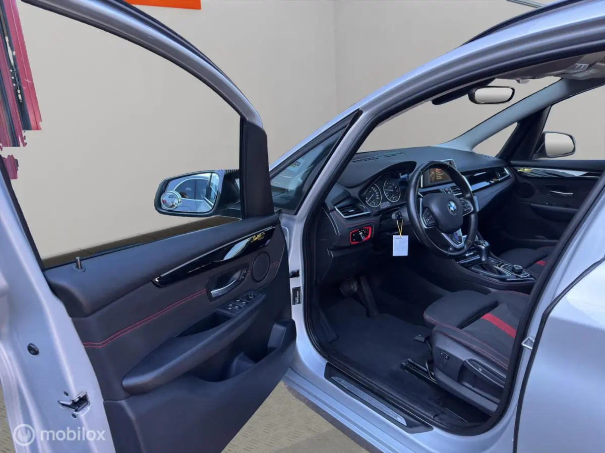 218i 7p. Executive