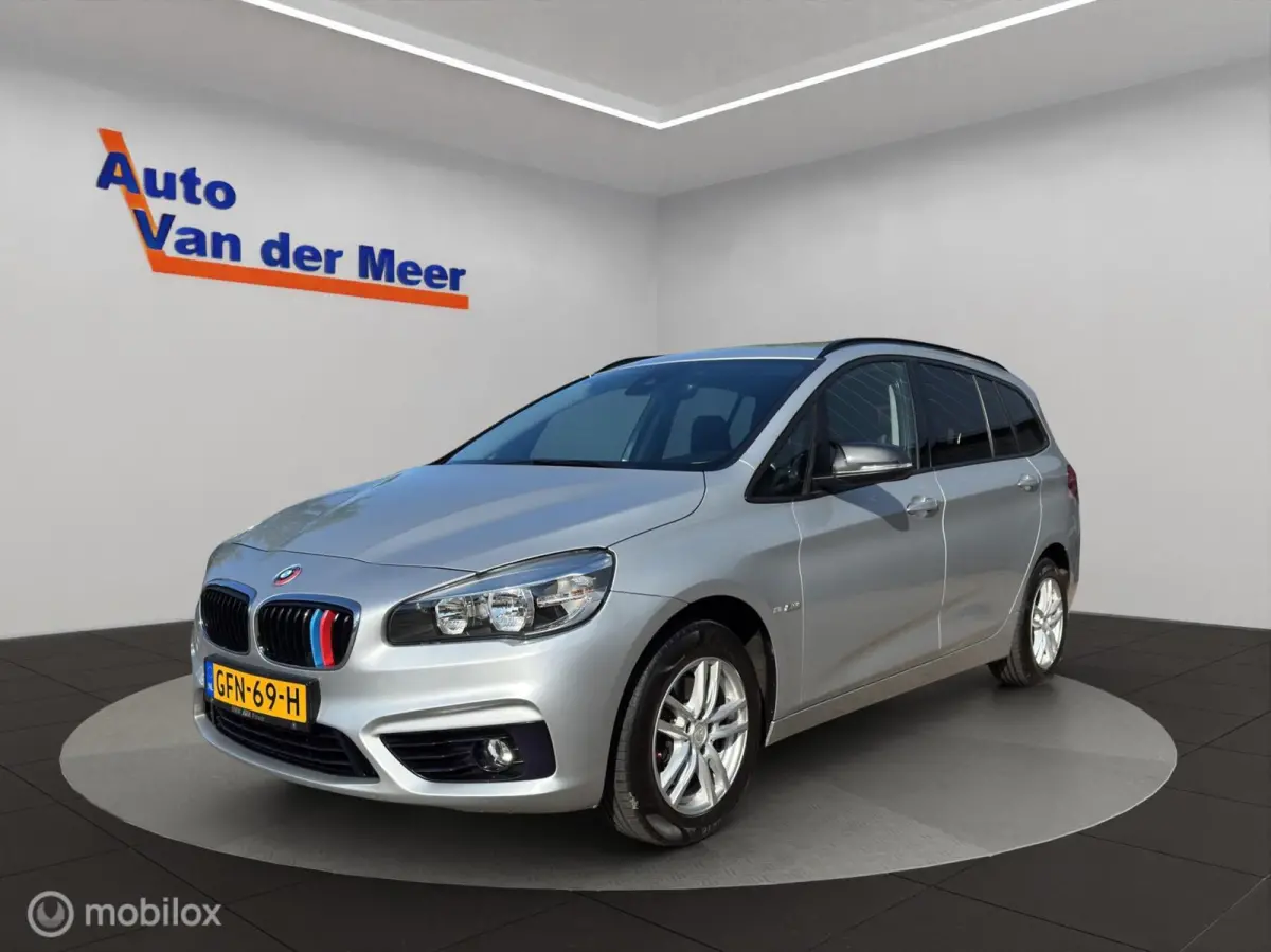 218i 7p. Executive