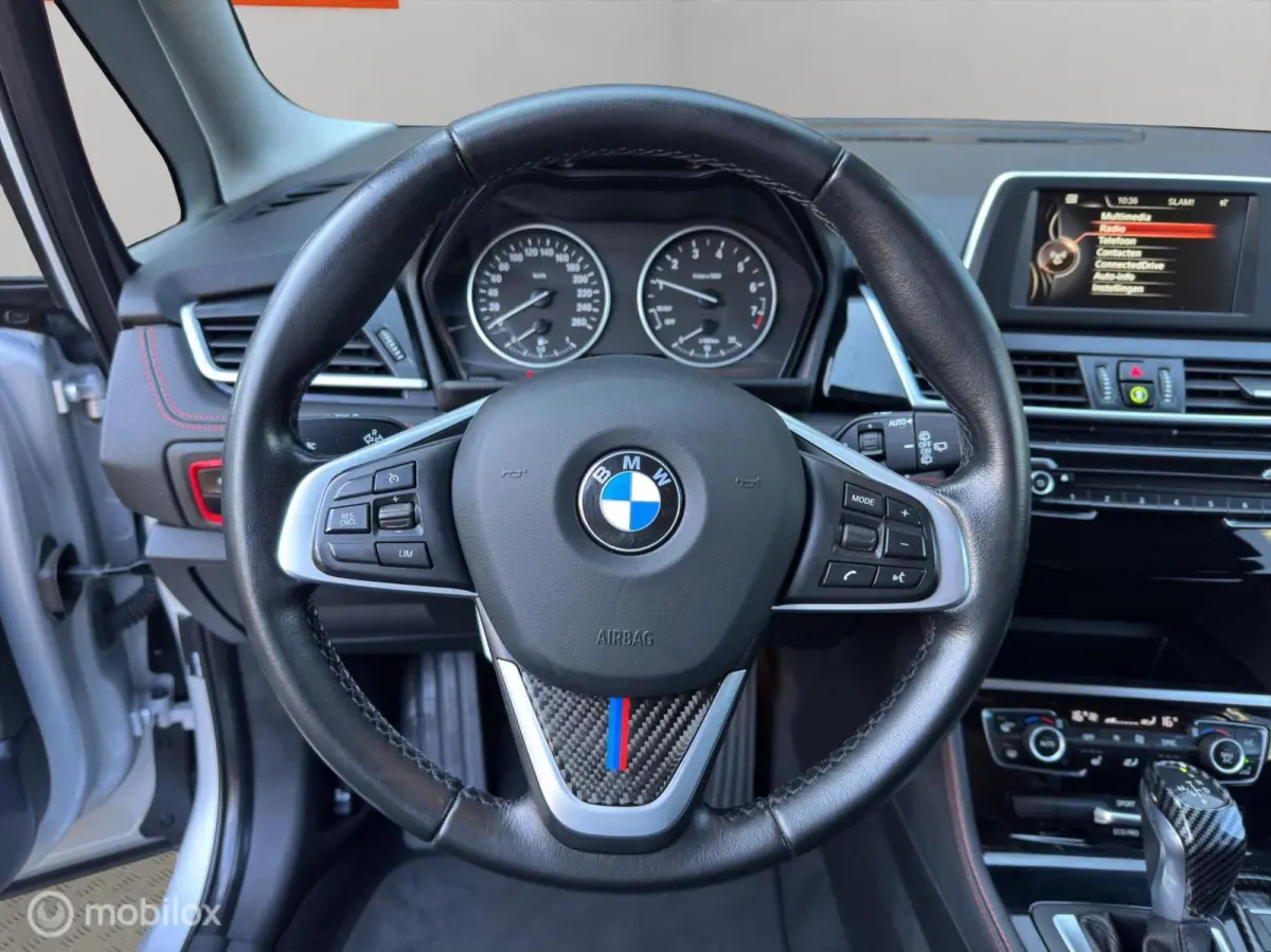 218i 7p. Executive
