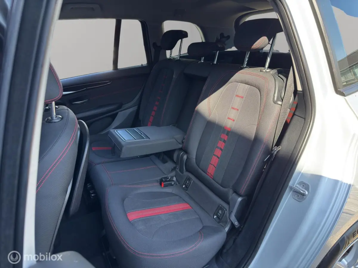 218i 7p. Executive
