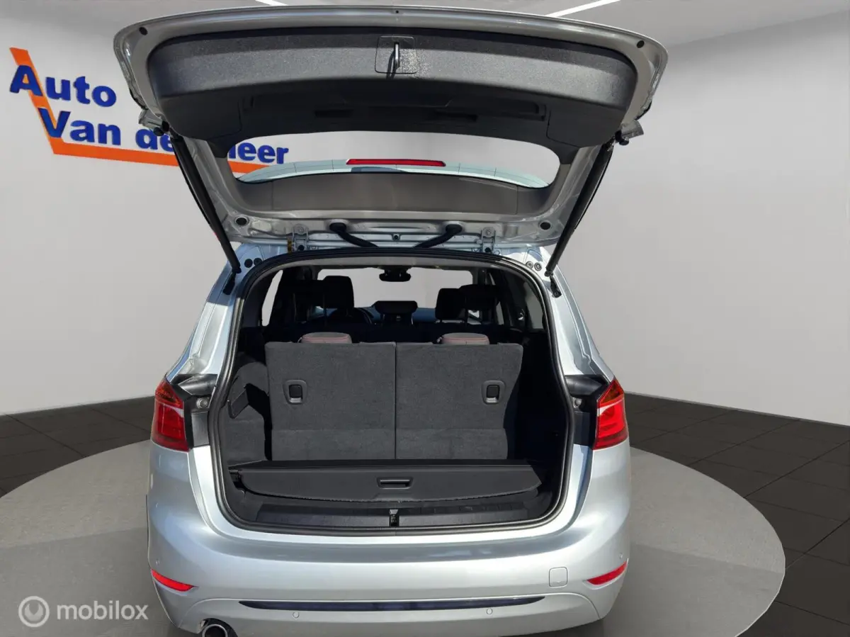 218i 7p. Executive