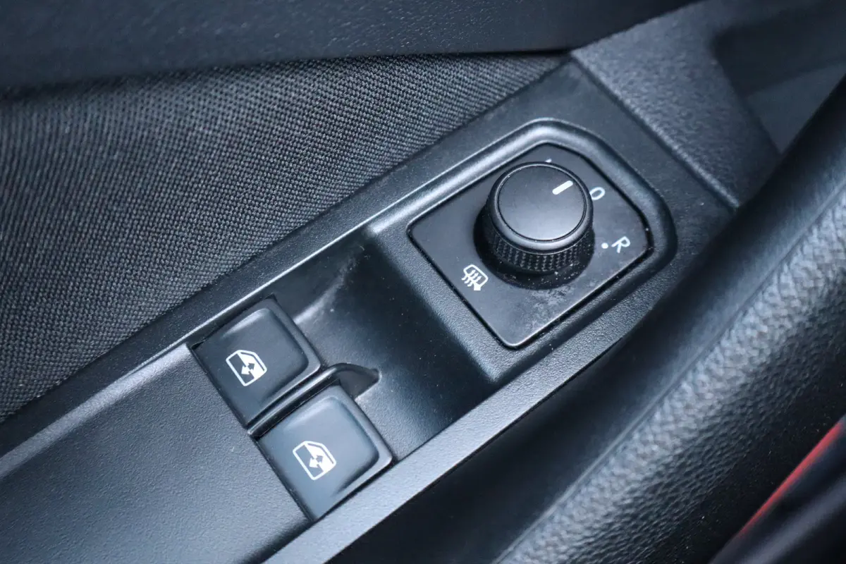 1.0 TSI Ambition 110PK Automaat | Airco | Cruise control | Elektrische ramen voor