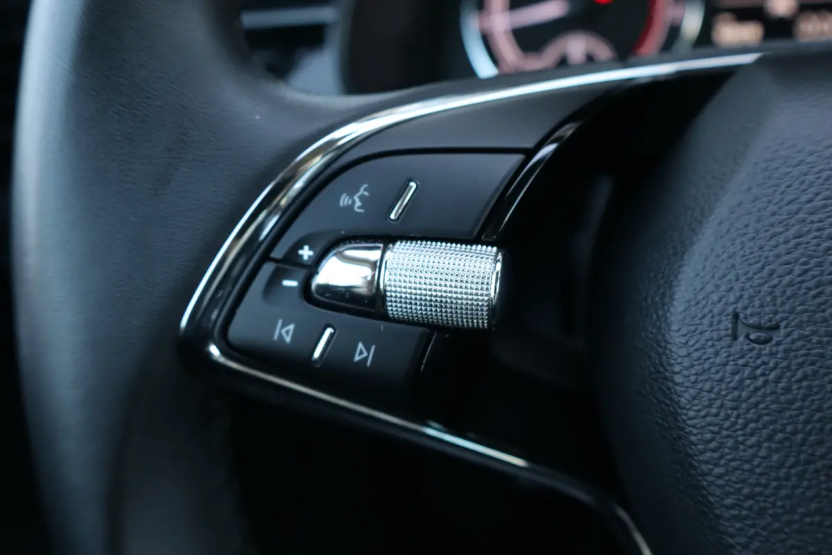 1.0 TSI Ambition 110PK Automaat | Airco | Cruise control | Elektrische ramen voor