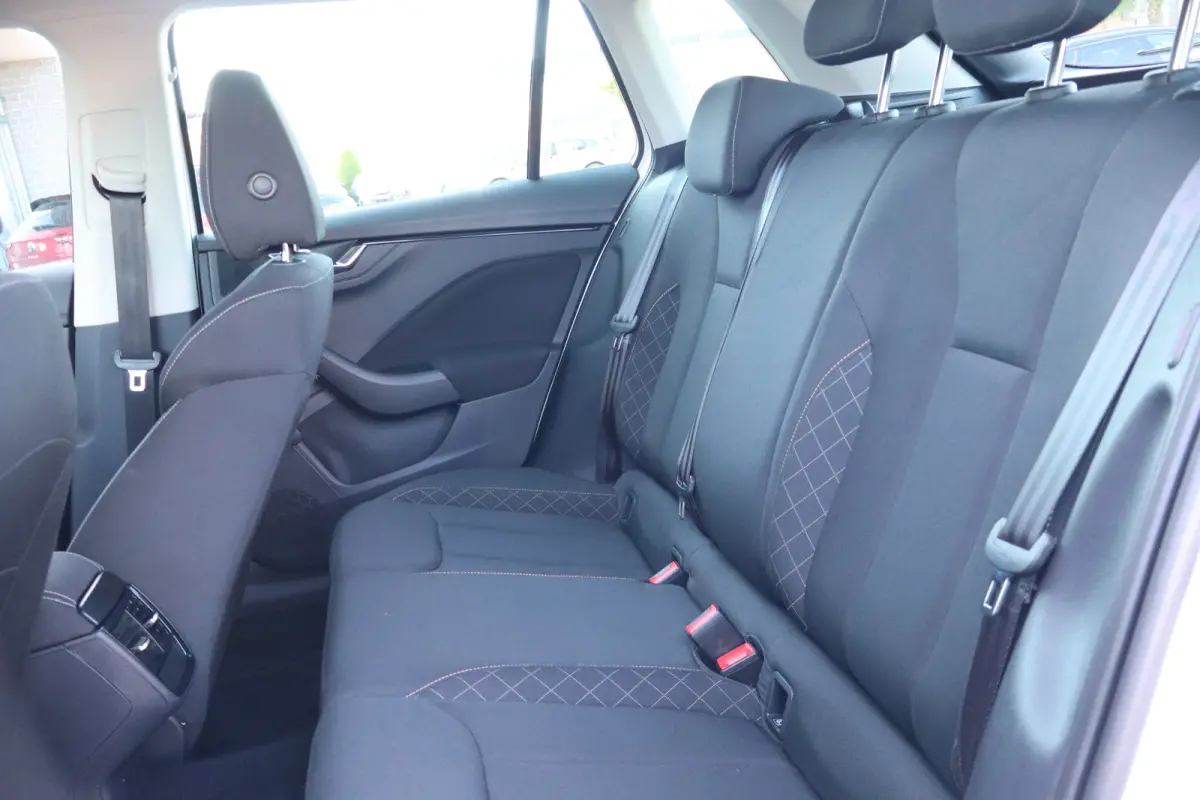 1.0 TSI Ambition 110PK Automaat | Airco | Cruise control | Elektrische ramen voor
