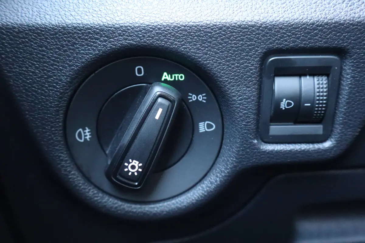 1.0 TSI Ambition 110PK Automaat | Airco | Cruise control | Elektrische ramen voor
