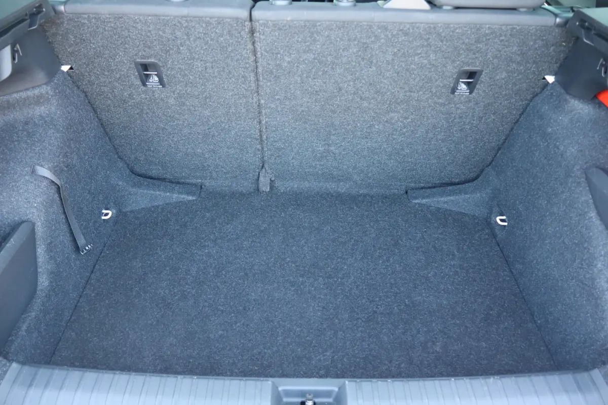 1.0 TSI Ambition 110PK Automaat | Airco | Cruise control | Elektrische ramen voor