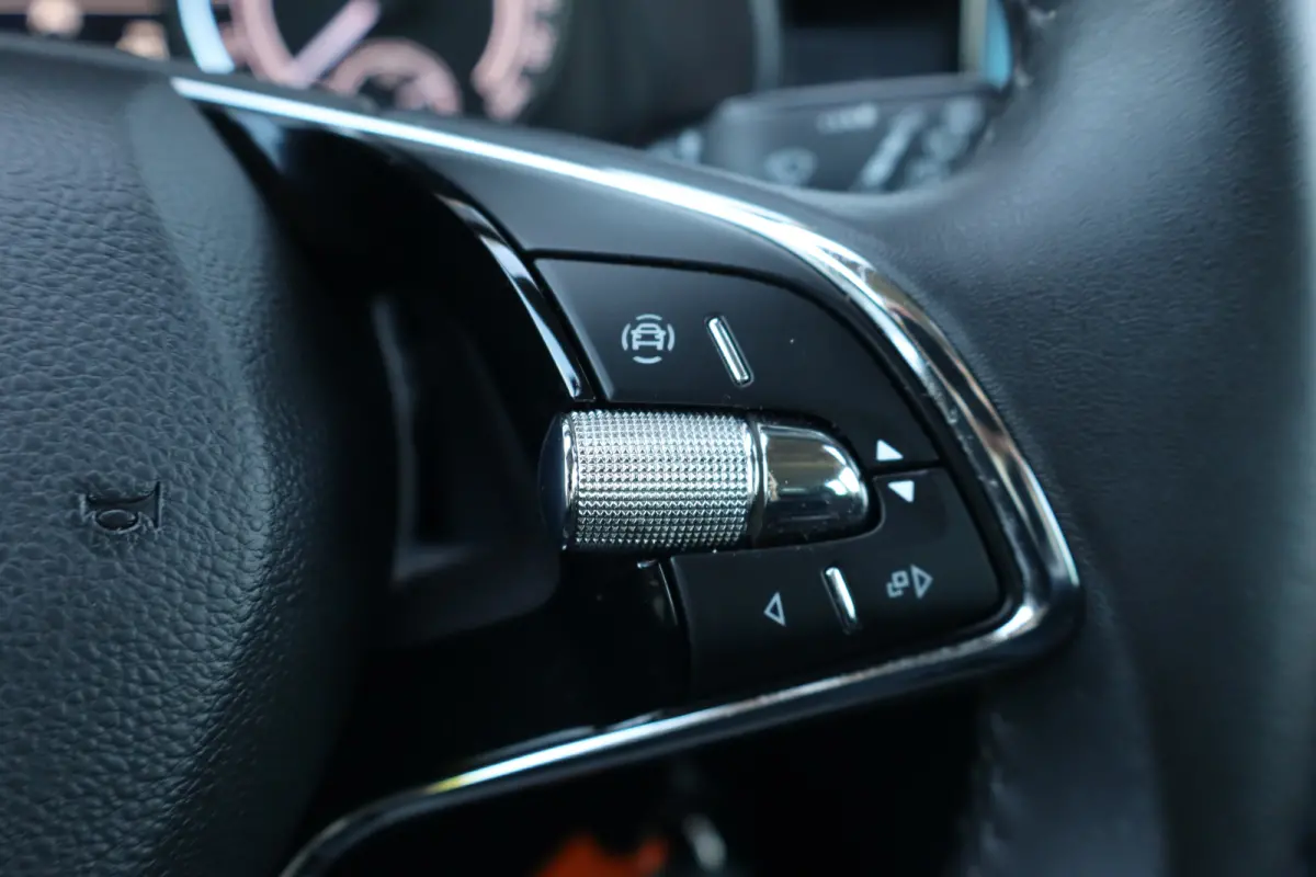 1.0 TSI Ambition 110PK Automaat | Airco | Cruise control | Elektrische ramen voor