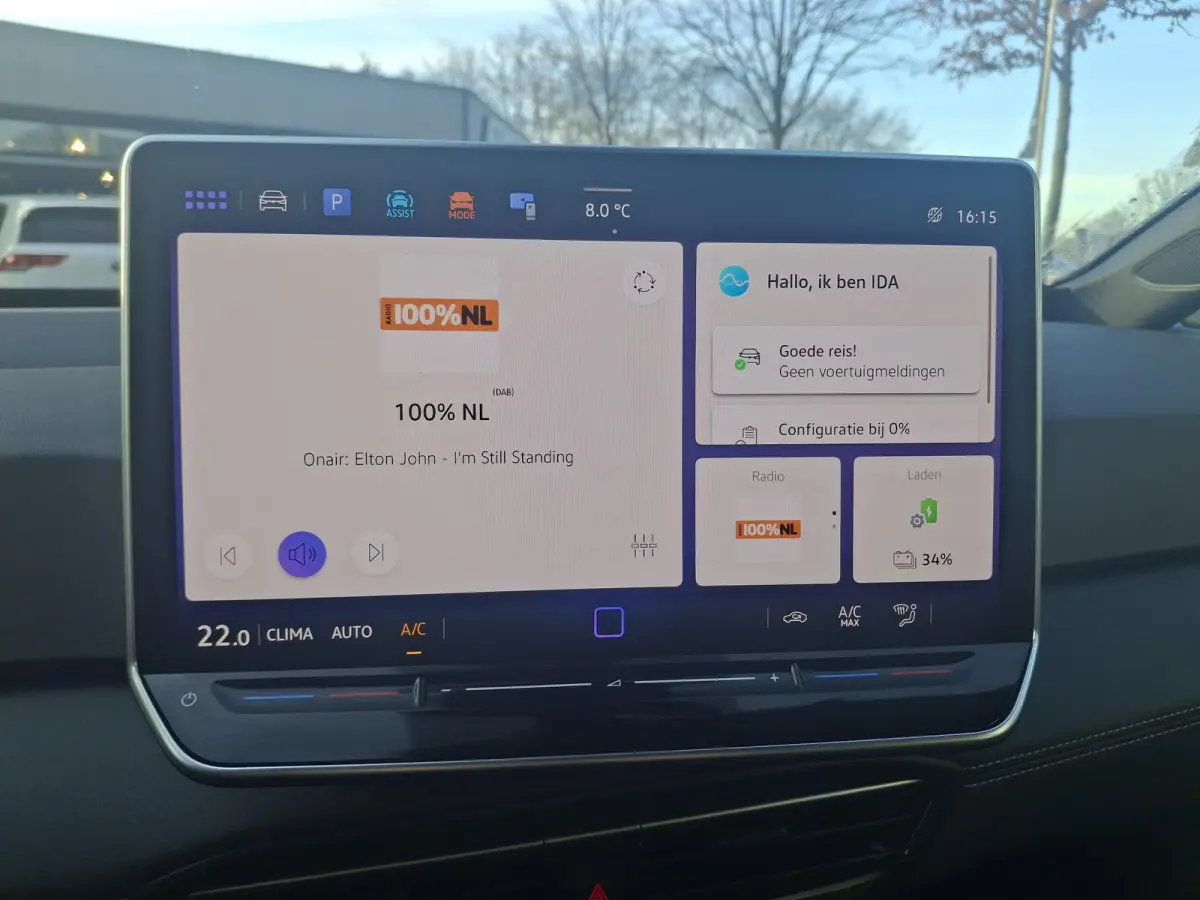 Pure Oranje Edition 52 kWh 170 PK | EM | Parkeersensoren | Apple Carplay | Android Auto | LED | Adaptive Cruise Control | Keyless Go | Climate Control |